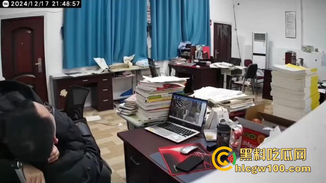 四川达州铭任园高中爆出办公室勾引学生丑闻,监控全程记录,人前讲台上授课,人后办公室搞暧昧 教书变勾引术了?