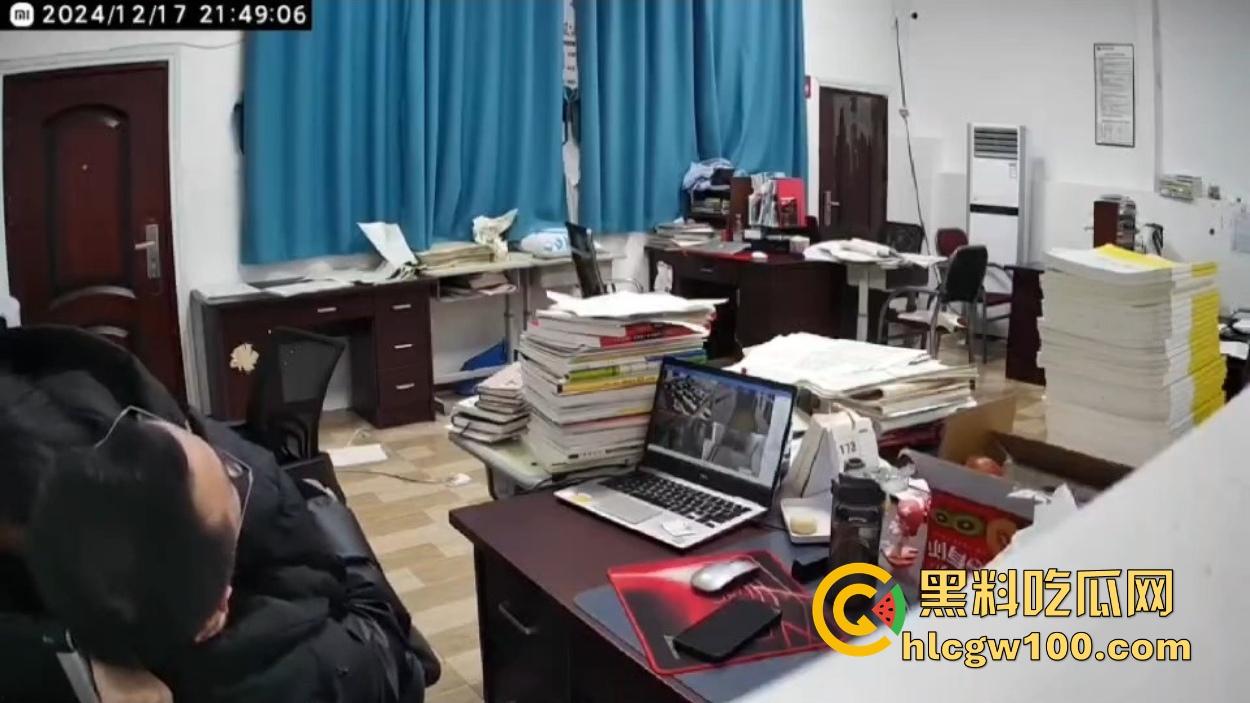 四川达州铭任园高中爆出办公室勾引学生丑闻,监控全程记录,人前讲台上授课,人后办公室搞暧昧 教书变勾引术了?