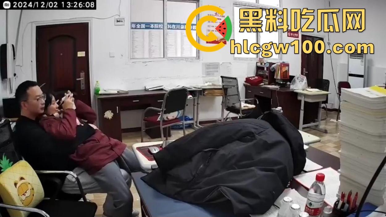 四川达州铭任园高中爆出办公室勾引学生丑闻,监控全程记录,人前讲台上授课,人后办公室搞暧昧 教书变勾引术了?
