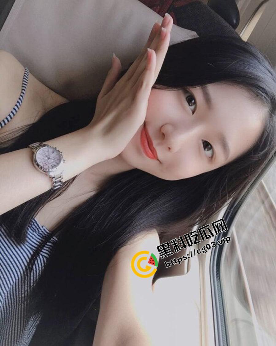 台湾台北市 第一女子高级中学校花 张睿娟 去厕所时被偷流出