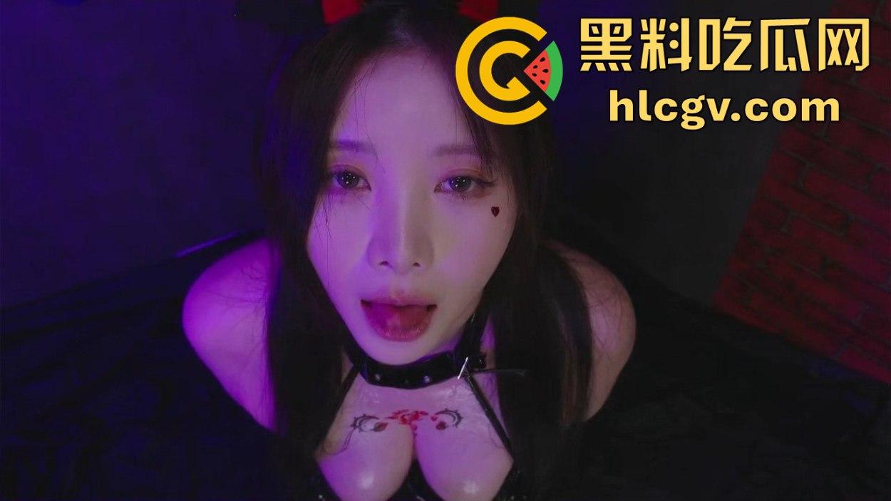 万圣节韩国ASMR女神大战欧美胸巫!究竟谁能让你射爆?口技vs摩擦让你耳朵怀孕,带耳机好好放松!