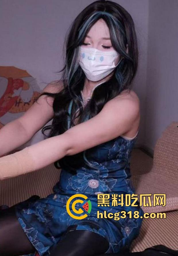 海角乱伦【爱吃雪糕啊】最新力作!穿着黑丝旗袍跳诱惑哥哥 纯纯打桩机 狠狠把其无套内射了!