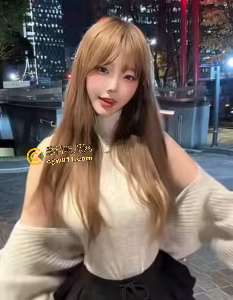 国内金主包养母狗【陈兴】雪白巨乳，被土豪操到逼烂，乳头就像大号葡萄，后入时两奶子干甩荡乱撞！