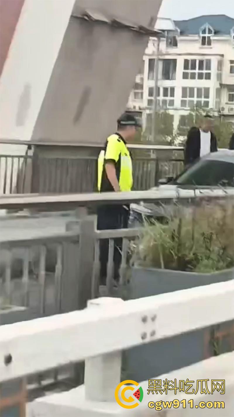 周口市沈丘网红桥跳河事件,准备结婚因彩礼商量不通,23岁男子跳河自杀,20多万彩礼逼走了他!