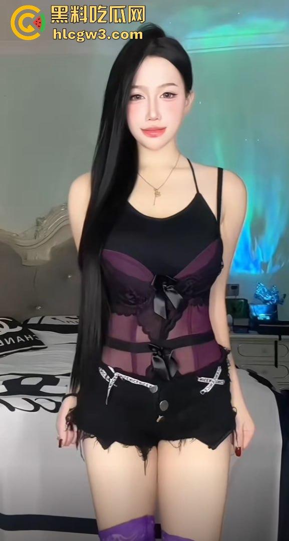 抖音主播『李大嘴儿』大哥重金定制甩奶擦边视频曝光,骚比带口罩狂抖巨奶,黑丝豹纹丁字裤口罩挡不住!