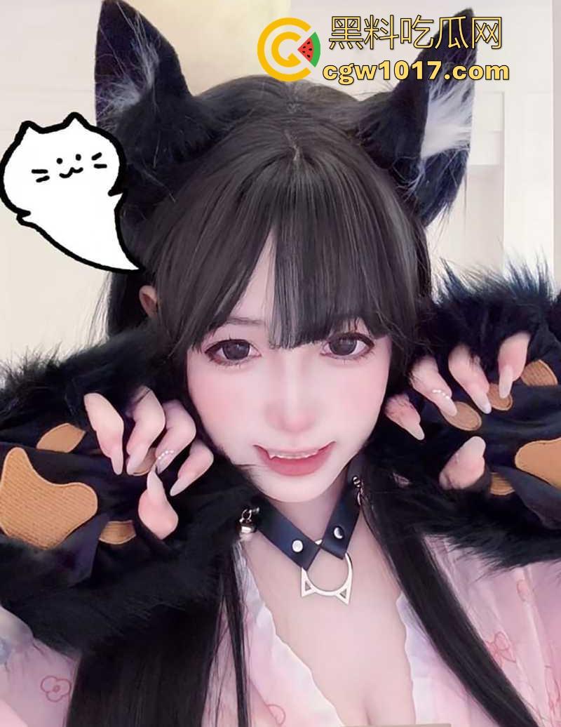 四川大学德高颜值少女【林佳美】穿着性感小睡衣跪地给男友口交，全程露脸玩开档诱惑，反差爆了！