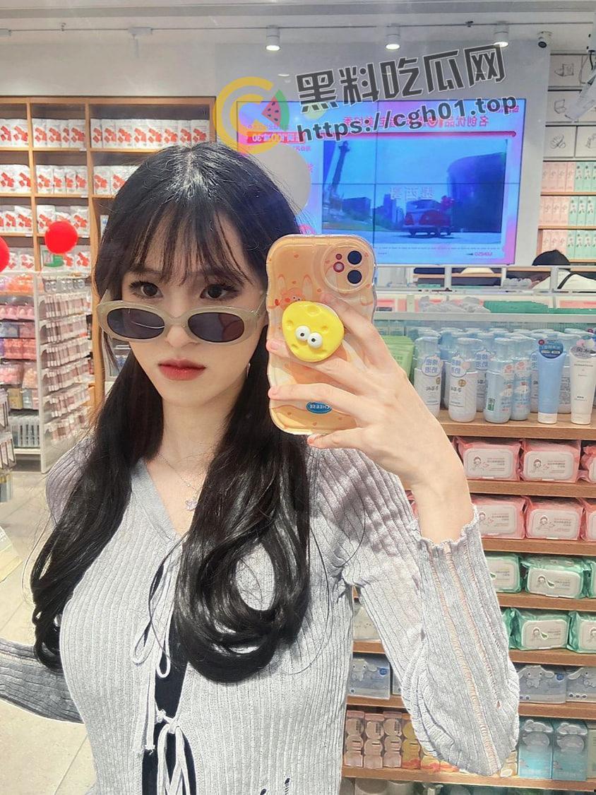 小仙女之光!杭州混圈媚黑婊勾搭上尼哥 朋友圈疯狂炫耀 抠逼视频被尼哥流出