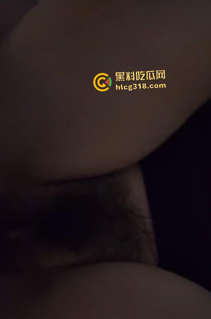 四川成都高中生【蒋佳佳】被调教穿情趣制服!生活照苗条,床上却是巨乳丰满身材!