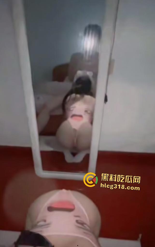 清纯双马尾伪娘【陈闲广】鸡鸡小到隐形,穿上内裤相当于看不见,直男被口交还没发觉是gay!