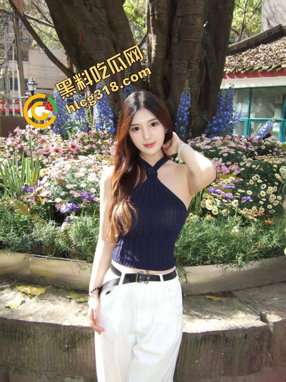 酒吧男厕野战偷拍流出，音乐声都盖不住骚货浪叫，男的一边拍一边干，门外敲门她越叫越浪！