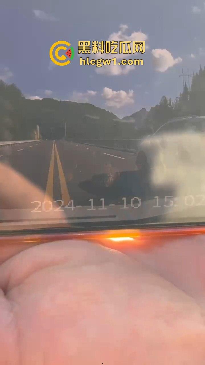 辽宁小车司机路怒找茬摩托骑手!以为没行车记录仪,直接上去撞,结果笑死了!