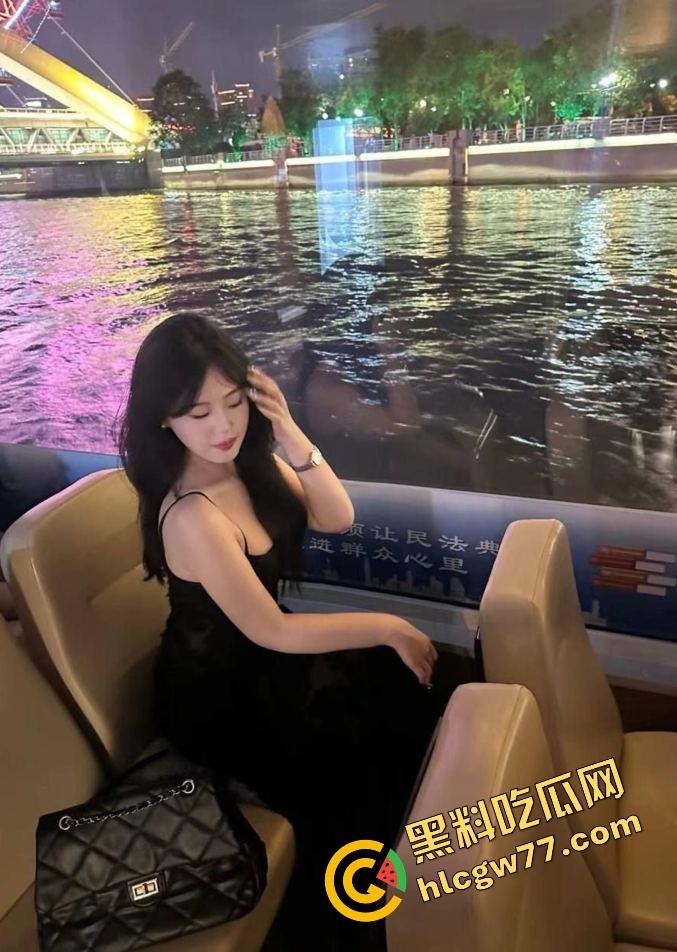 南京航天航空大学材料学院母狗『李晴雯』吃着男友的供养背地里偷鸡,分手后反手举报,北航兄弟快睁眼!