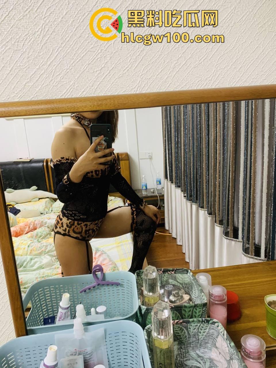 江苏常州携程旅游青枫公园营业部【林飞飞】自怕视频流出,极品身材美乳全程高能 据说现在还在里面上班。