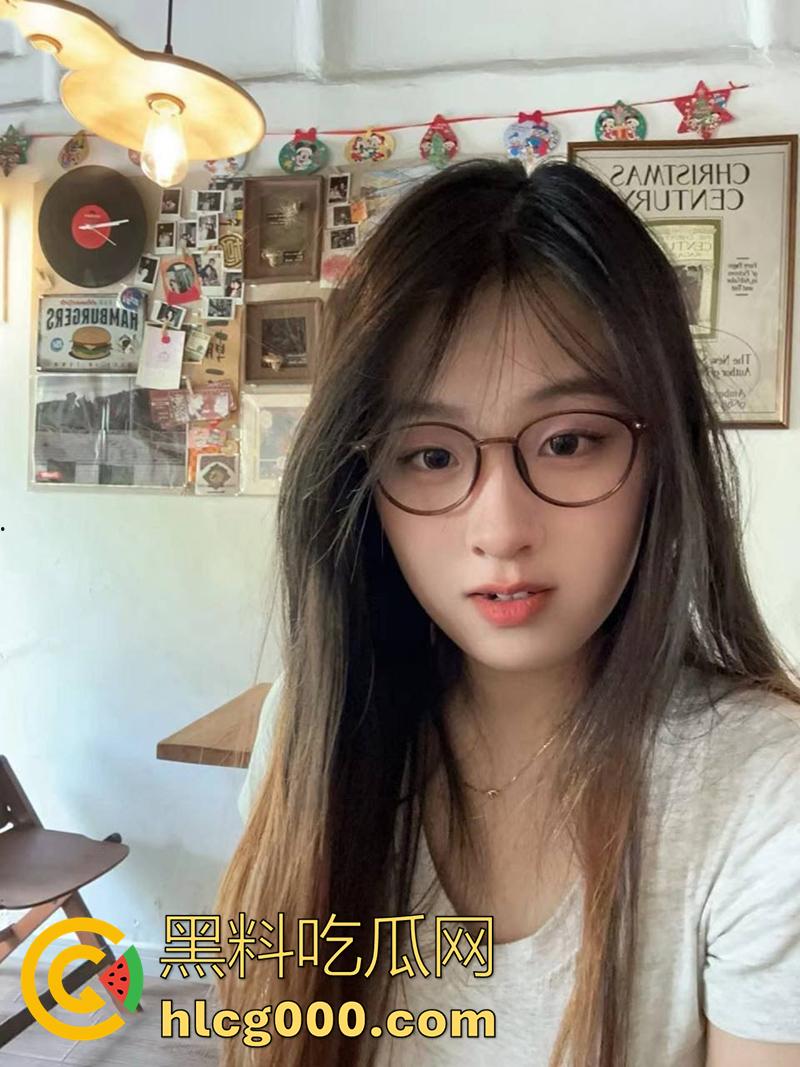 大神探探约啪高颜值眼镜妹,巨乳肥臀职业幼师,看起来斯斯文文,但床上是真的骚,真是爽翻了!