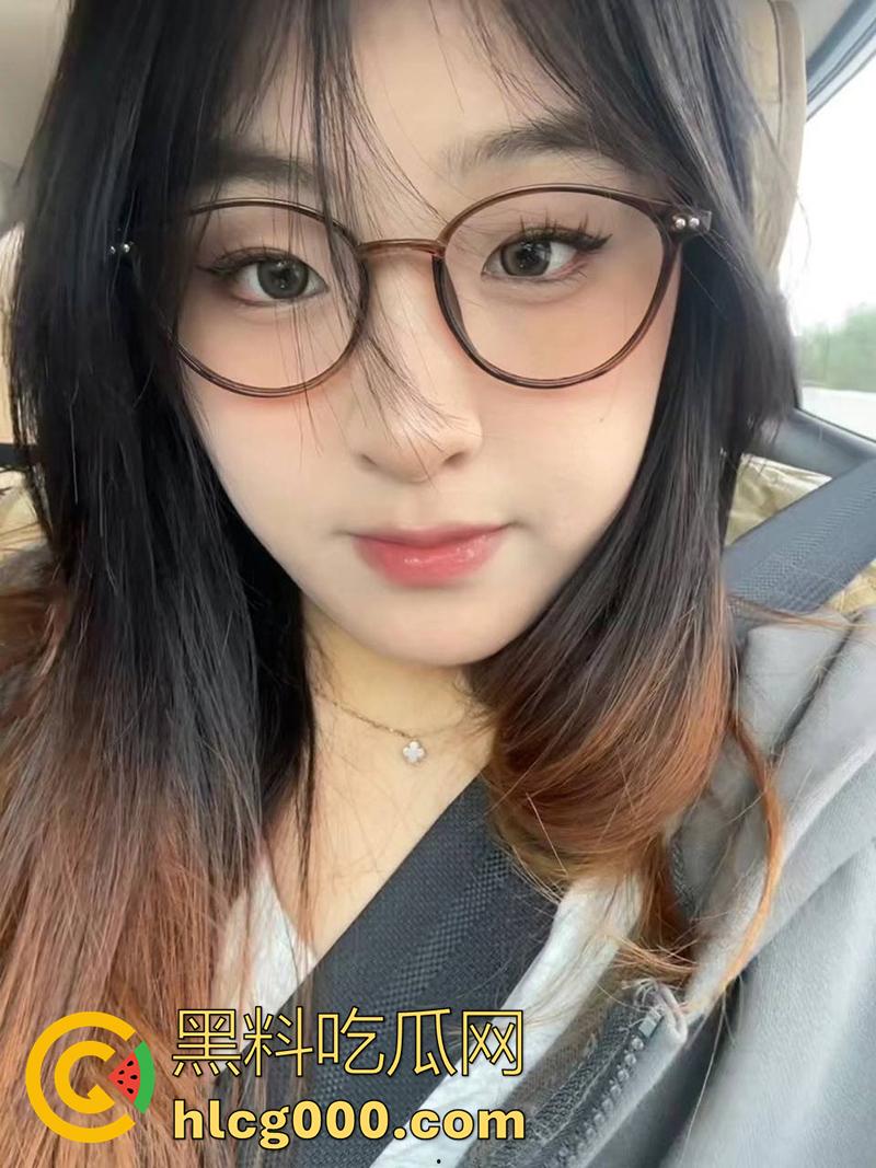 大神探探约啪高颜值眼镜妹,巨乳肥臀职业幼师,看起来斯斯文文,但床上是真的骚,真是爽翻了!