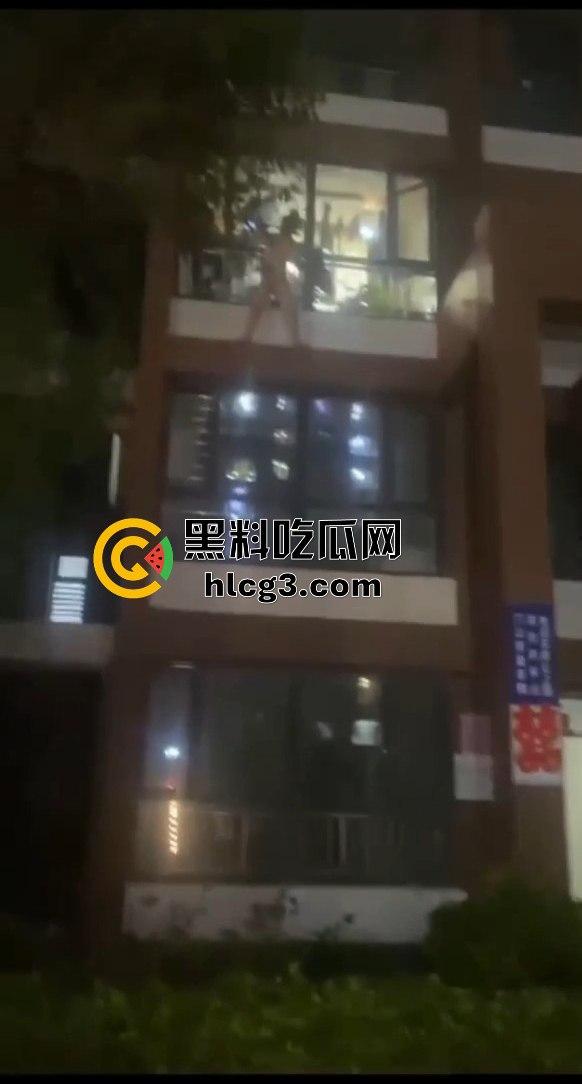 偷情中途翻窗不慎摔下引发大骚动!消防员紧急出动,小区吃瓜群众围观全过程!