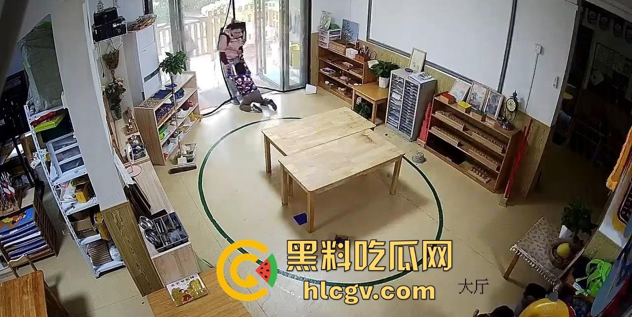 长沙幼儿园虐童!孩子被两名老师拖地打,家长怒发视频控诉!