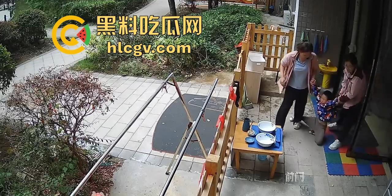 长沙幼儿园虐童!孩子被两名老师拖地打,家长怒发视频控诉!