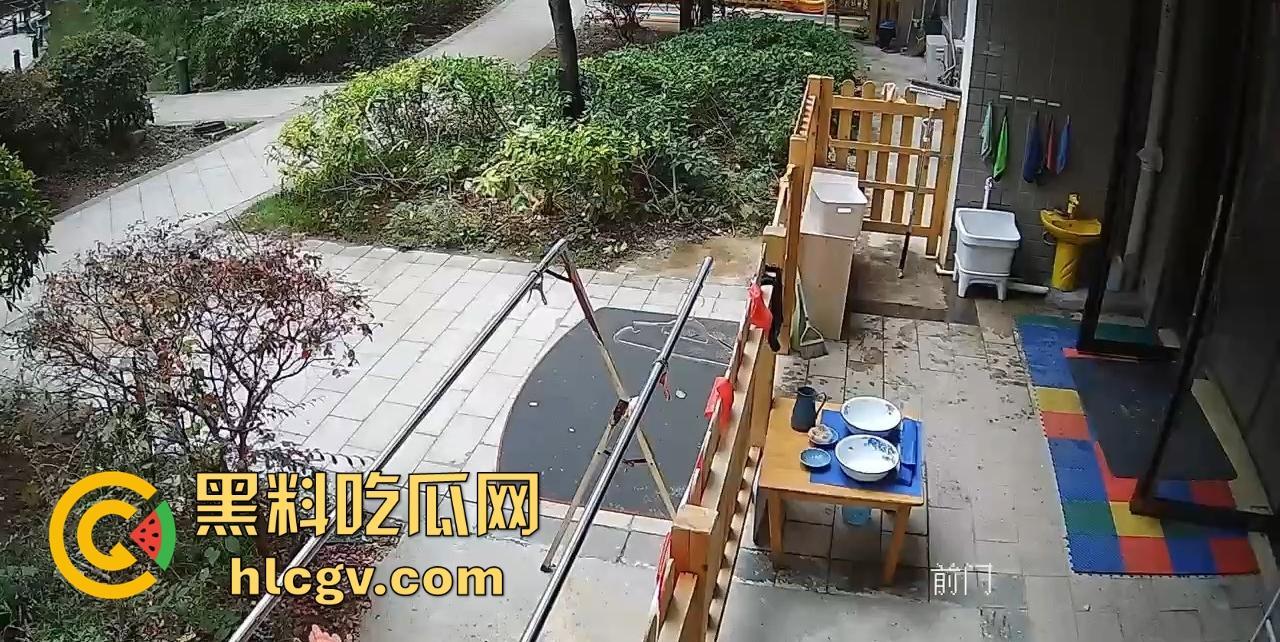 长沙幼儿园虐童!孩子被两名老师拖地打,家长怒发视频控诉!