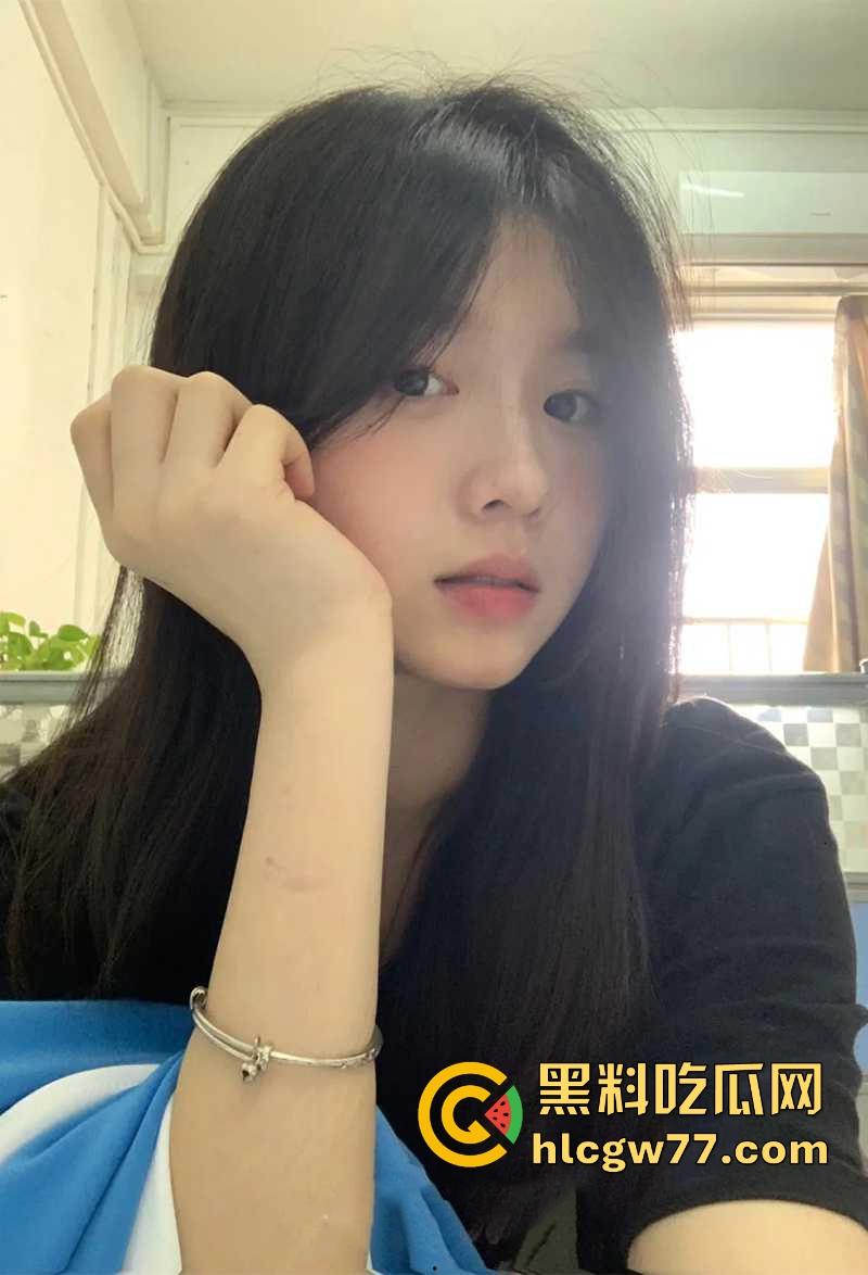 00后清纯学生妹【小玉米】自慰视频流出 穿着情趣女仆装卖浪发骚 跳蛋插穴淫水横流直冒白浆