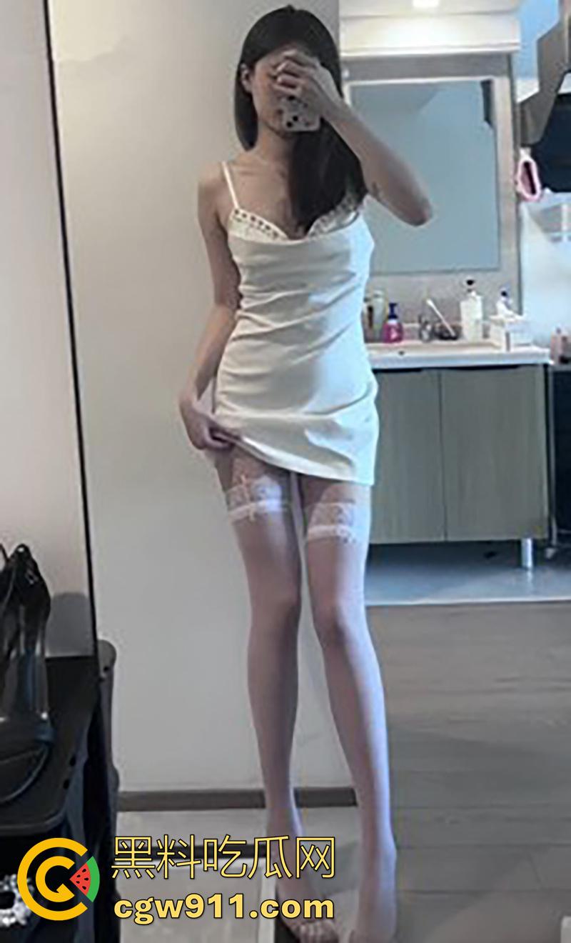 广州极品名媛【刘文慧】,身材火辣美腿修长,被金主调教训化,全程无套爆操,娇喘尖叫失控彻底沦为母狗!