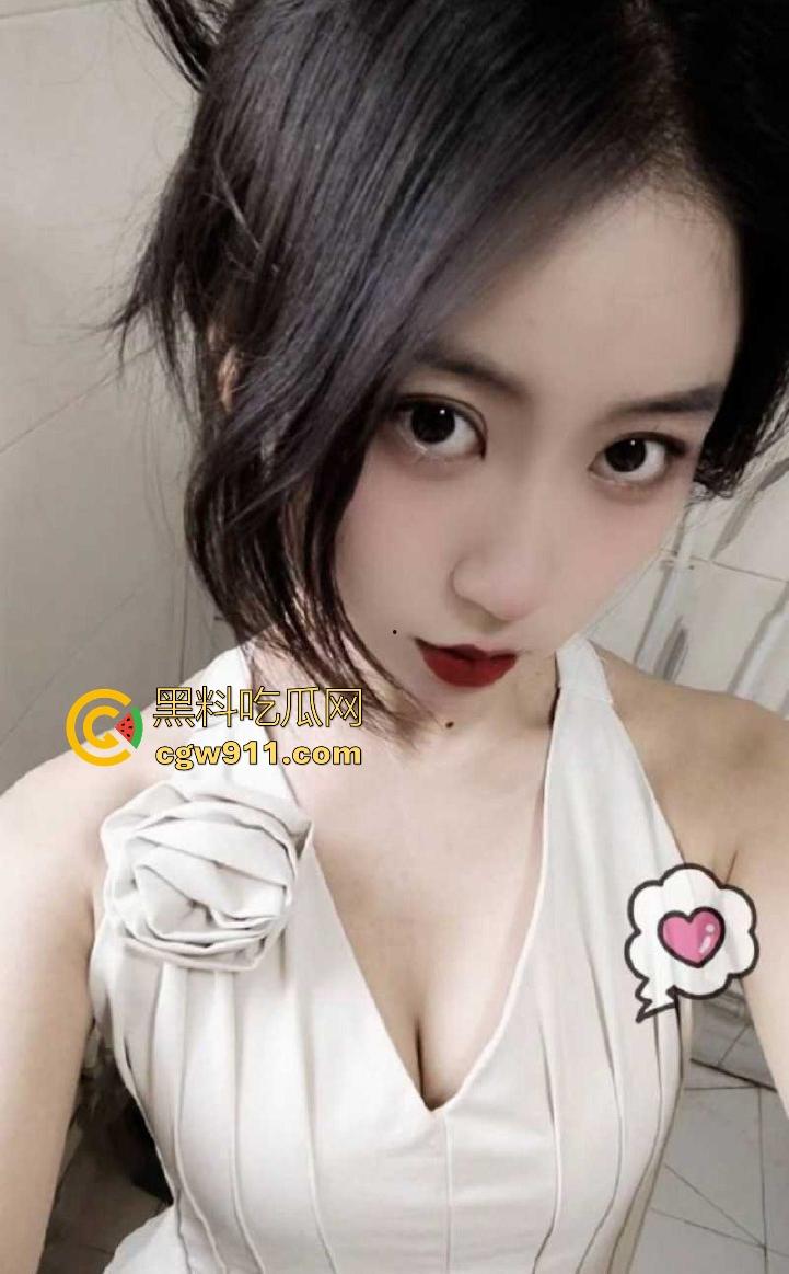 四川美术学院极品学姐【王芷情】与金主约炮被男友报复曝光私拍，性感骚货，极致后入爽到激烈抽搐！