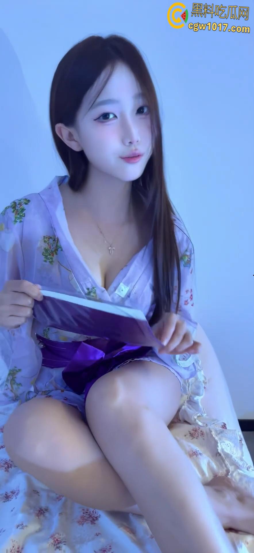 快手极品网红【汤圆可甜了】,自拍福利视频流出,清纯女神变骚浪女王,情趣丝袜淫语调教 ,玉足巨乳诱人无比!