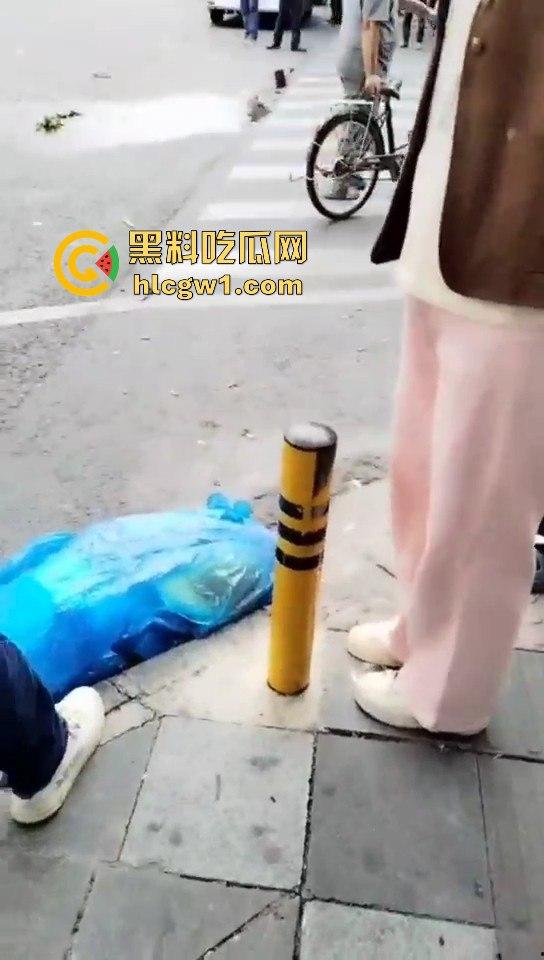 开平市街上惊现人肉保龄球!男子驾车撞飞8人,连刹车都懒得碰,不带刹车像玩游戏一样!