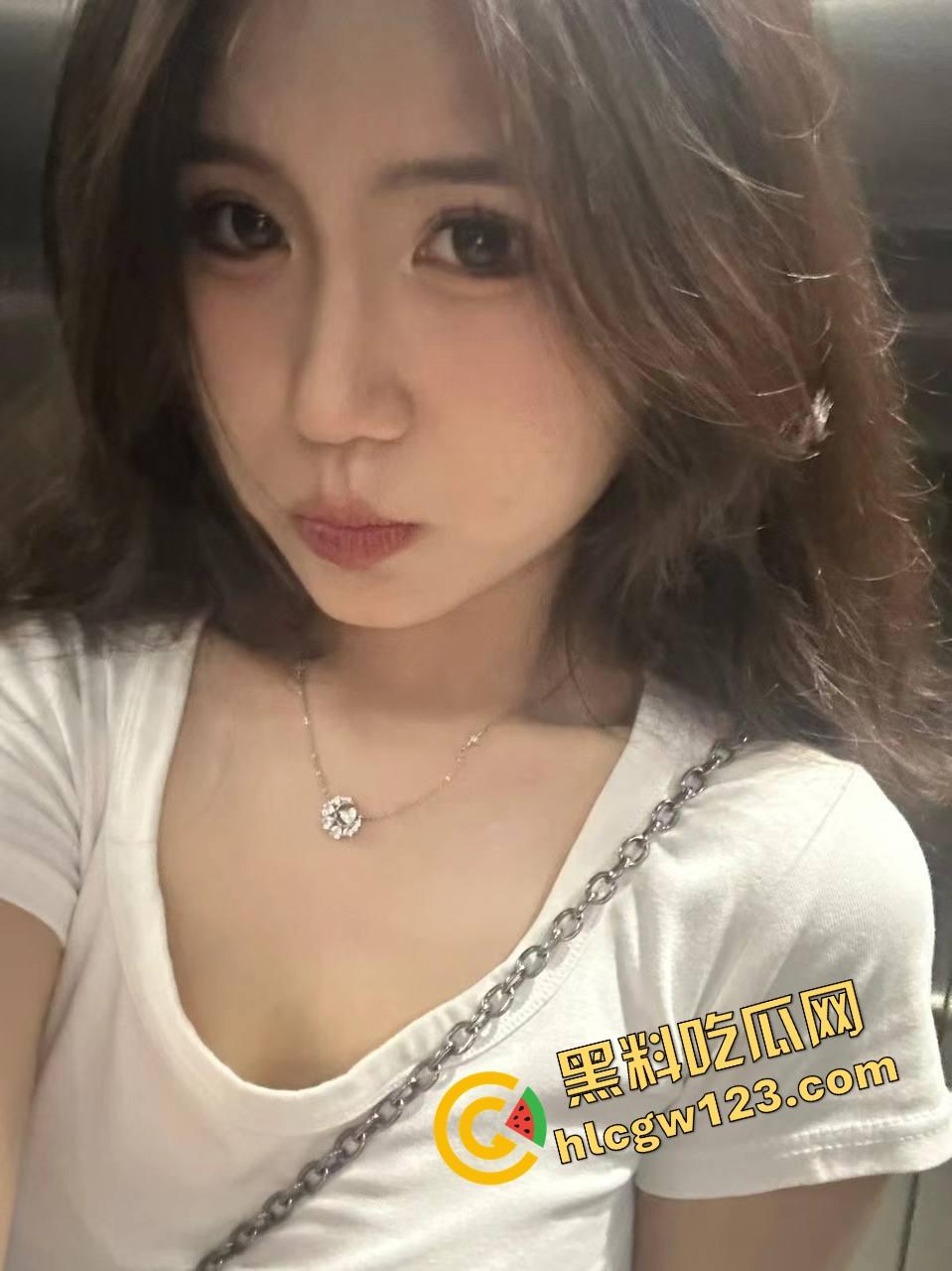 佛山新地儿桃子多到爆,妹子嫩得像鲜桃,短裙黑丝小妹齐聚骚逼扎堆,肉香奶嫩逼紧晚到没你份!