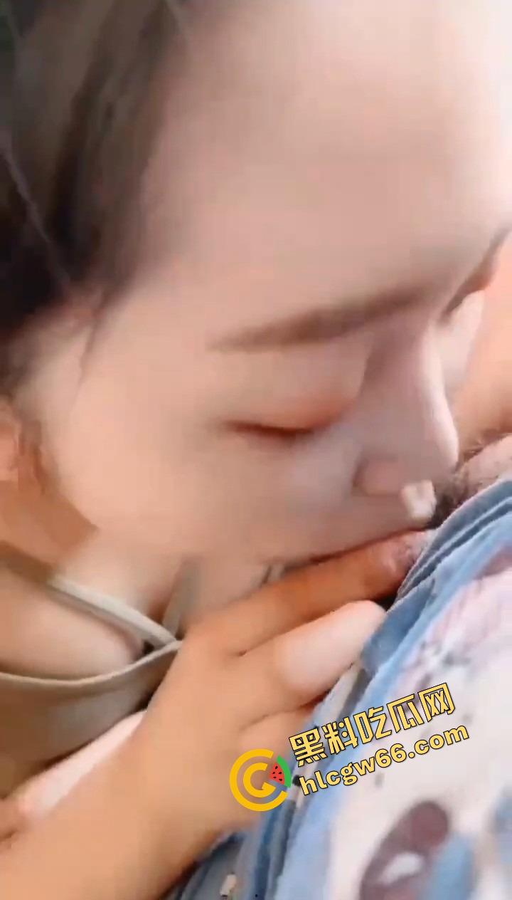 湖南瓜友真实分享人妻老婆骚成精,早上刚睁眼就含我老二,非要日一炮才吃早餐,六味地黄丸都压不住肾亏!