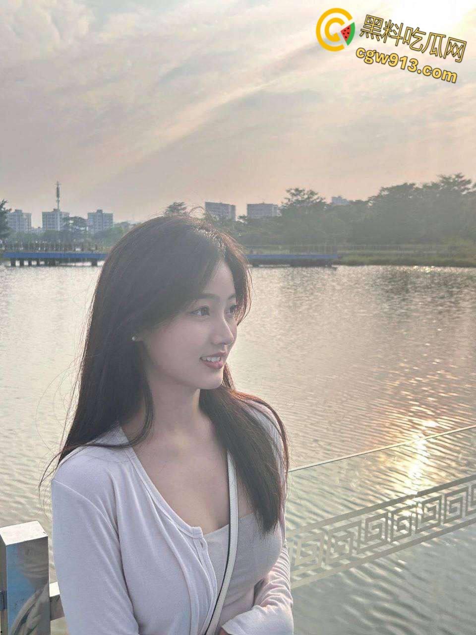 微胖才是极品,酒吧约炮爱穿情趣内衣的小坦克,蒙眼调教跪地口交,无套后入肉感翘臀 !