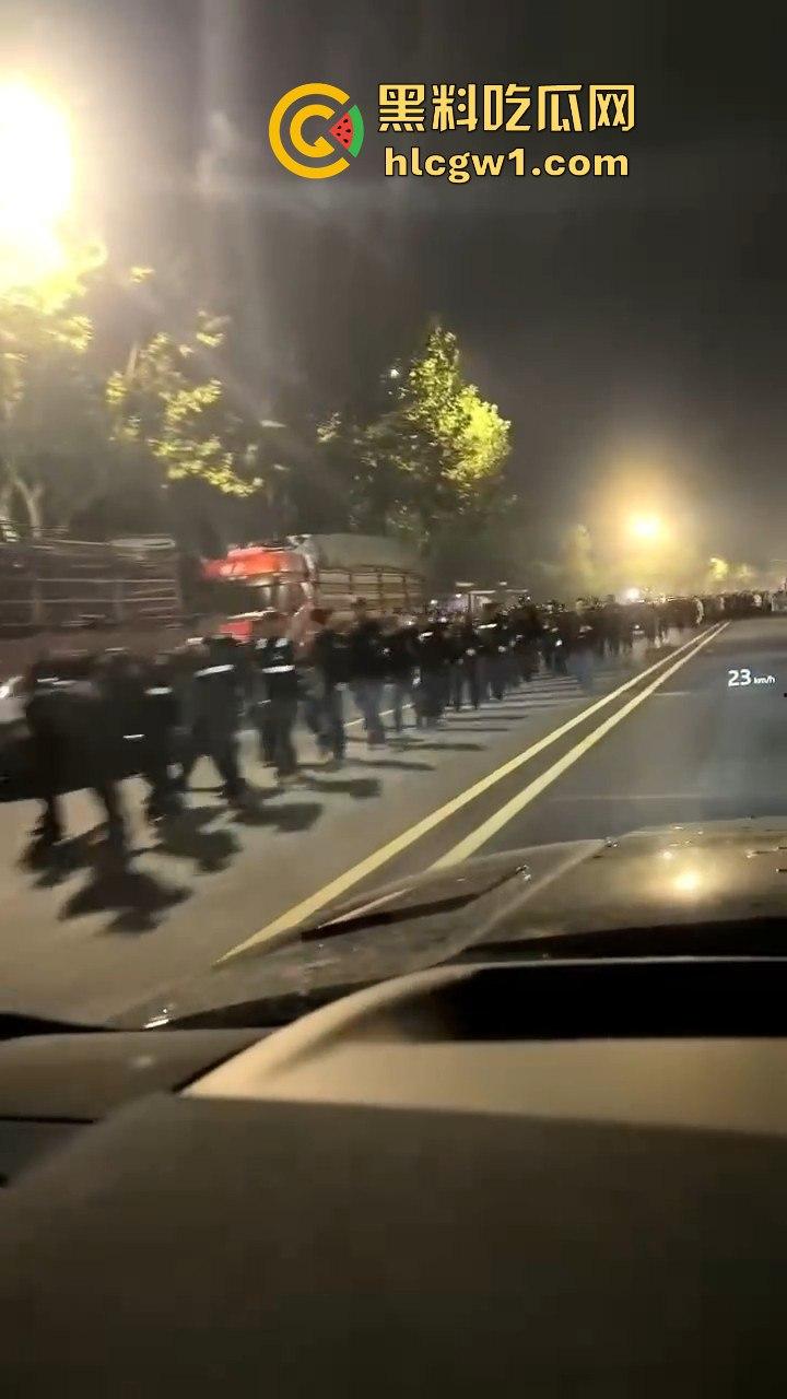 浙江义乌南山区地毯式搜索凶手!群众瑟瑟发抖,警方封锁整片山林!