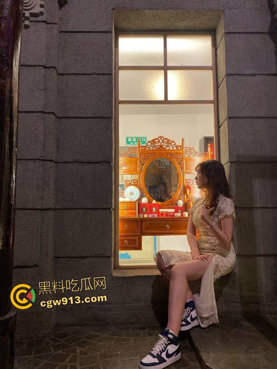 唐山初中生【徐明凤】沉迷内射!颜射精致小脸还舔干净吞精,被男友捆绑发出鸡一般的呻吟声!