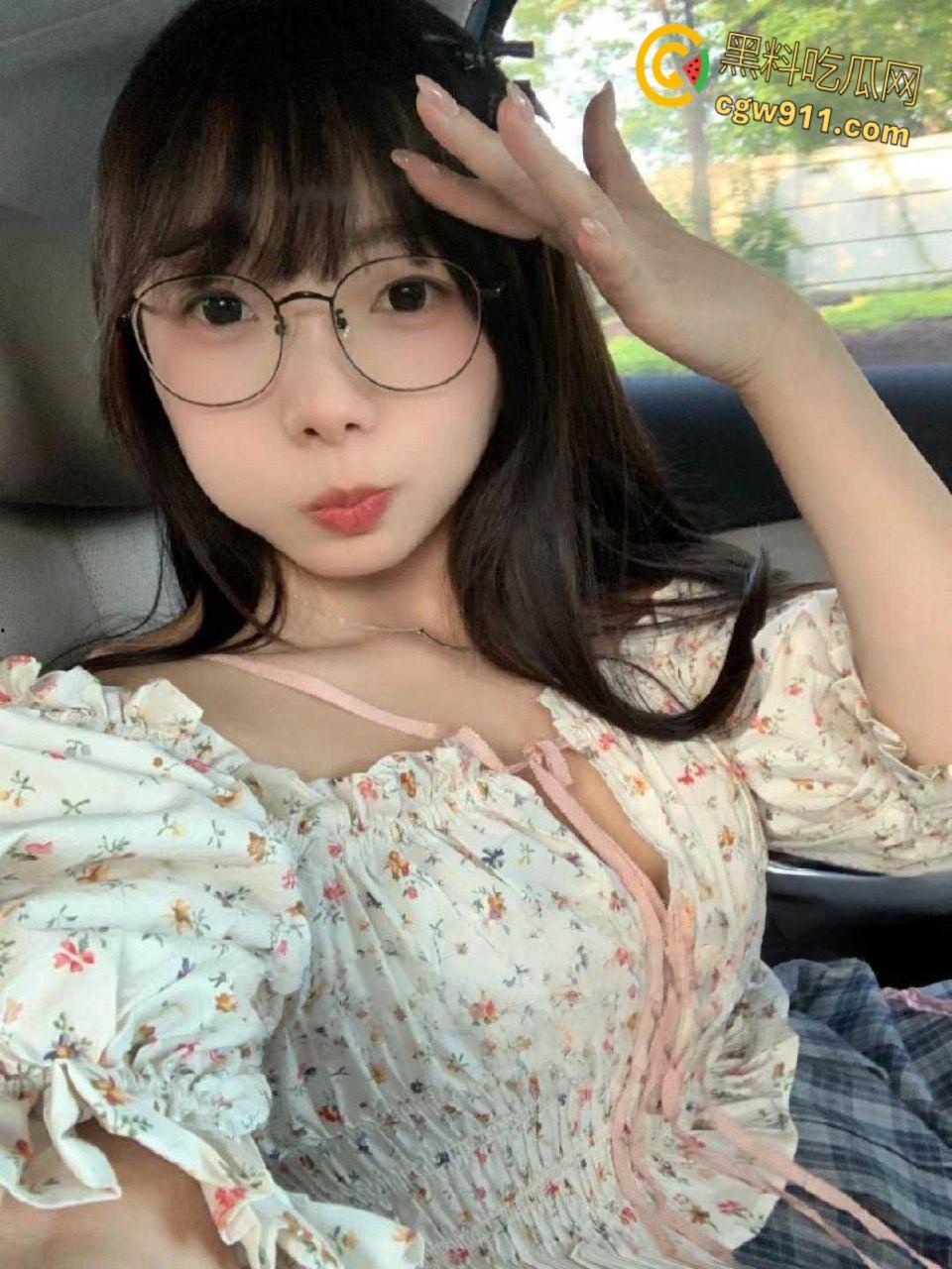 沈阳农业大学研究生【贺芳欣】,被前男友肆意调教无套爆操,玩腻后惨遭抛弃,眼镜妹不仅反差还傻白甜 !