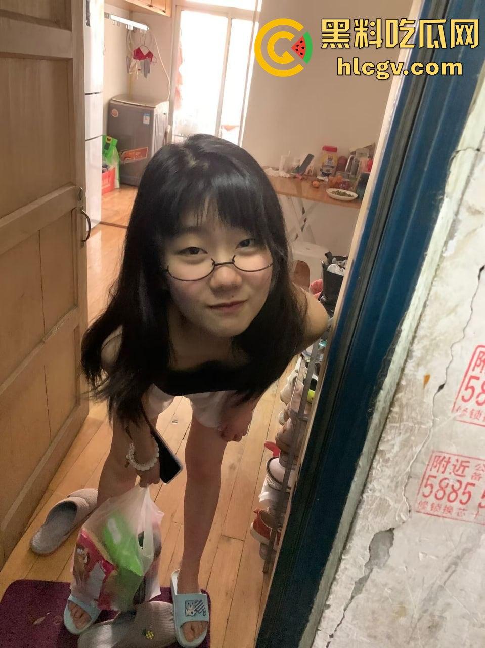 太原理工学院高材生【李雪】大翻车!清纯学霸竟成眼镜母狗,乖乖听话成男友泄欲工具!