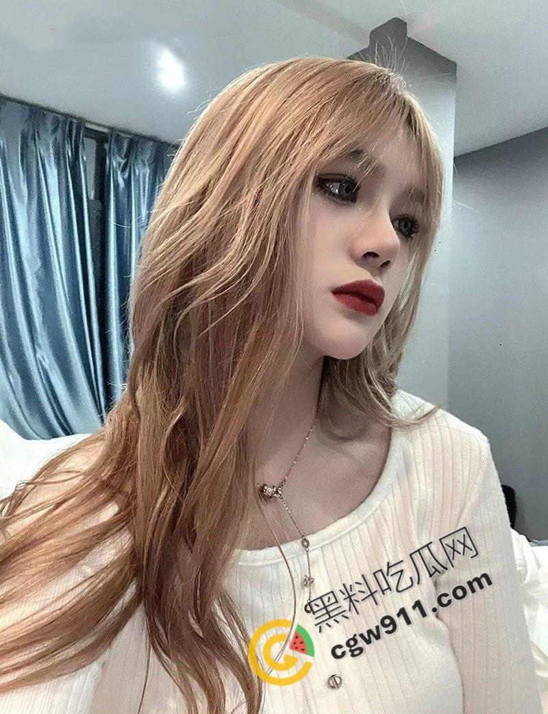 江西南昌【刘雯】与炮友约炮视频流出,大满背小花臂极品骚货,狂野骑乘急速爆轰,挑逗尖叫撩人心弦