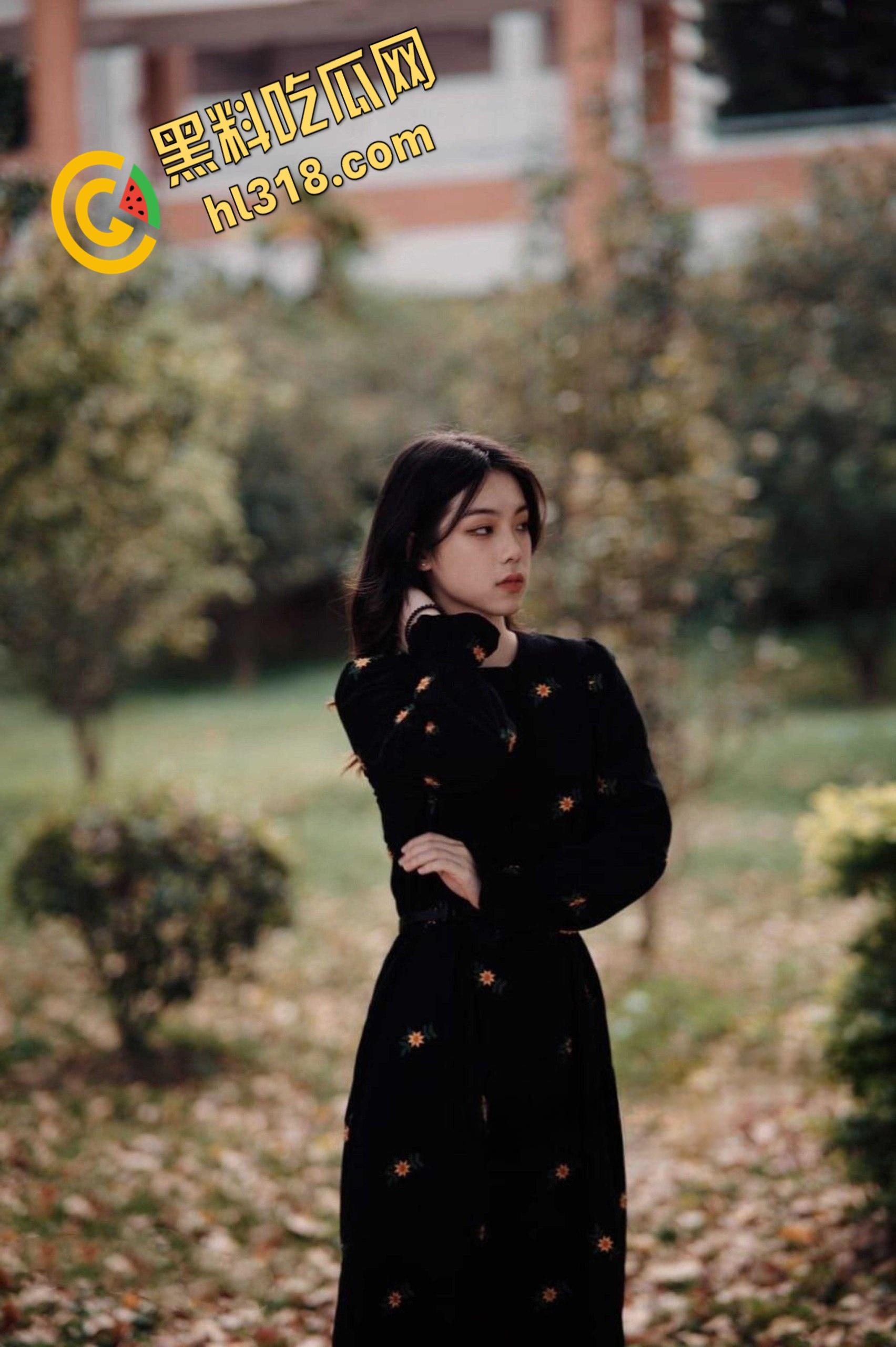 猛干极品小白虎天津大学舍友女友，圆润巨乳丰臀细腰乃人间尤物，紧致的小穴着包裹肉棒，这偷情偷到家门口了