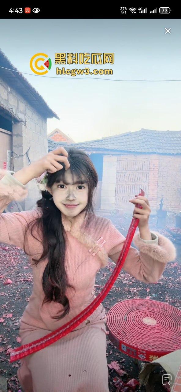 抖音主播『婉婉』炮厂认证主播边直播边放鞭炮,嘉年华狂刷鞭炮狂炸,大哥们这电子养蛊玩法真是太炸裂了!