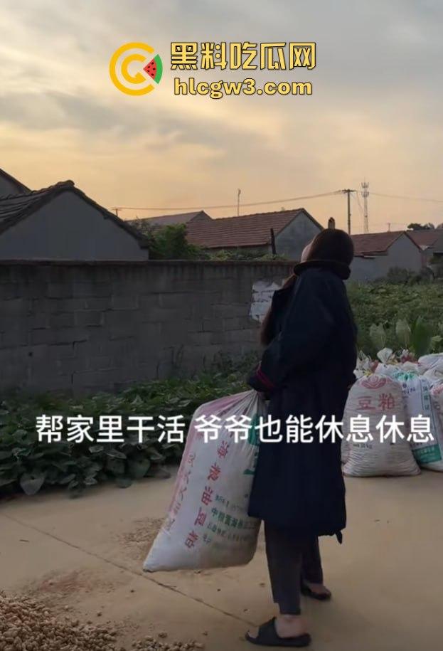 抖音主播『婉婉』炮厂认证主播边直播边放鞭炮,嘉年华狂刷鞭炮狂炸,大哥们这电子养蛊玩法真是太炸裂了!