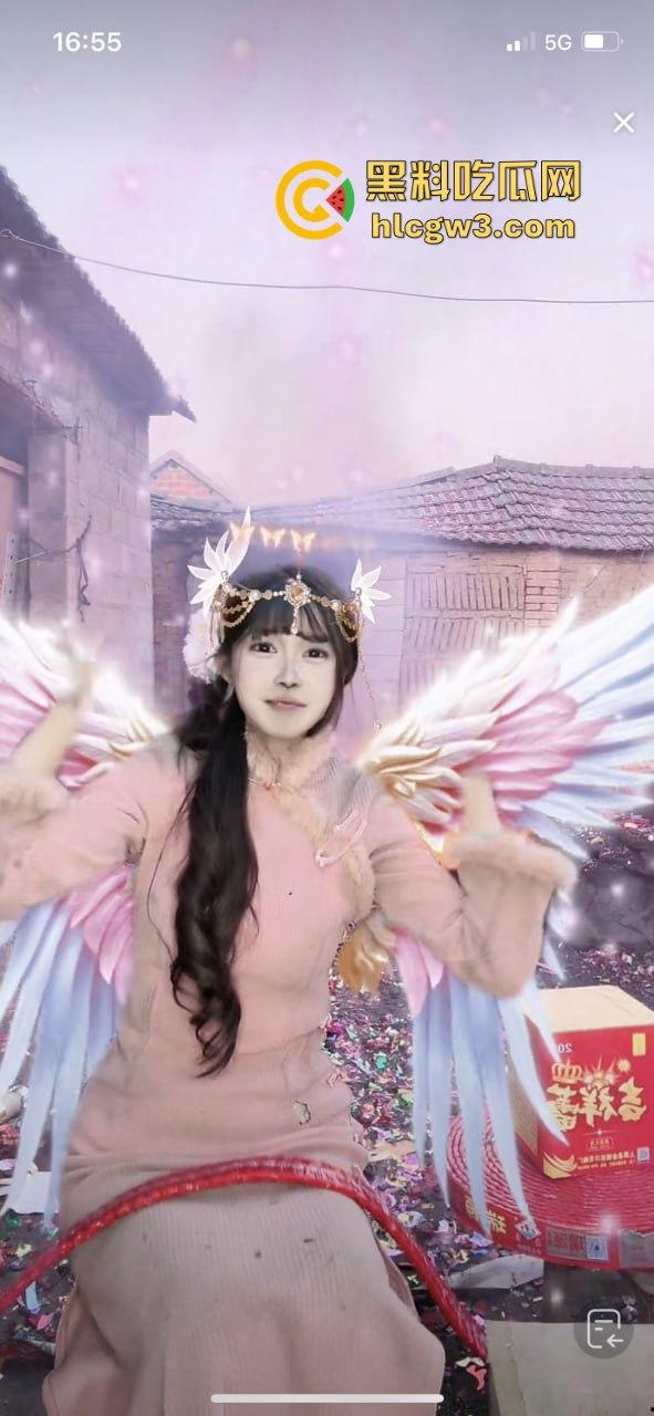 抖音主播『婉婉』炮厂认证主播边直播边放鞭炮,嘉年华狂刷鞭炮狂炸,大哥们这电子养蛊玩法真是太炸裂了!