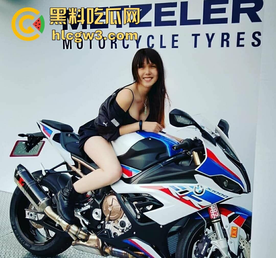 新加坡E杯混血骚货【Ada】长得像孙燕姿，OF大尺度露出，自慰撩骚男女通吃都搞！