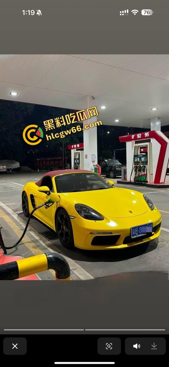 开718假装富婆?深圳大奶女【林梦雪】扯下假名媛滤镜,被爆勾引金主换资源,骚片外泄骚逼翻天!