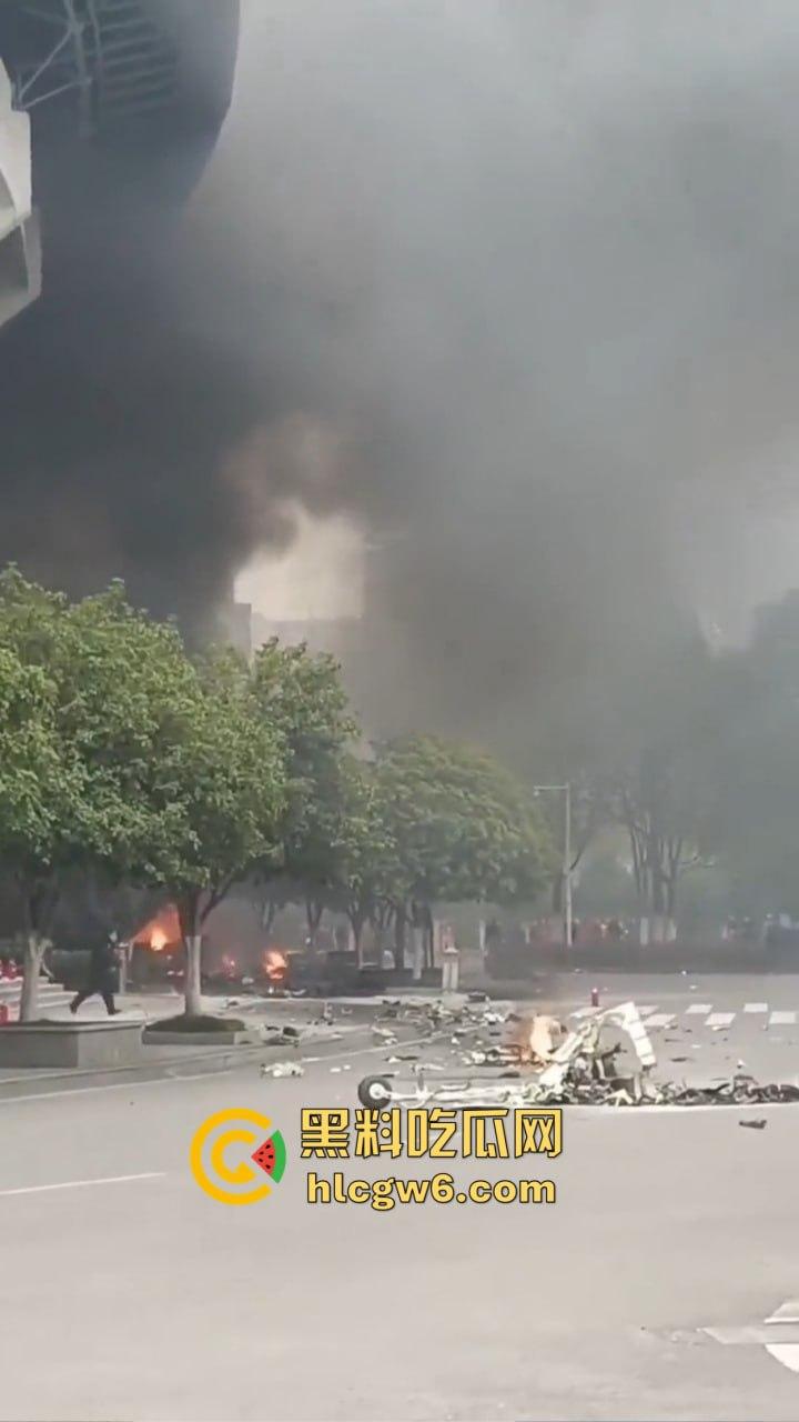 无人机大闹荆州奥体中心,飞行器自作主张冲向构筑物,伤者急救中 飞行员估计没上过航校?