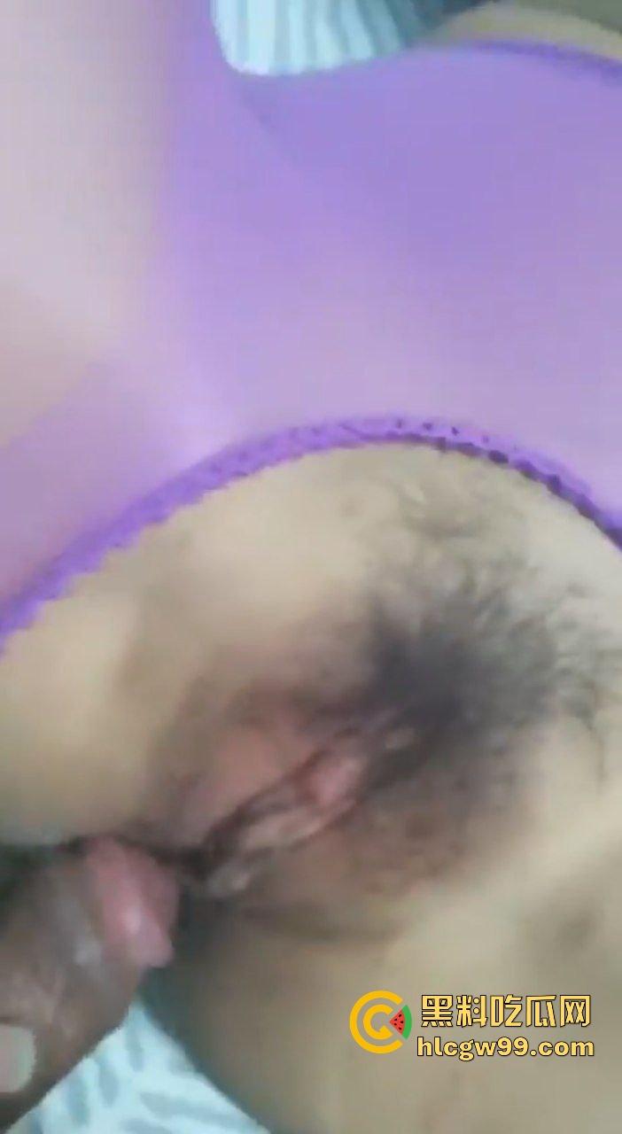 顶级调教大神与淫妻玩新花样,SM网购木枷手铐捆绑强制束缚,古代刑具酷刑惩罚玩弄骚逼!