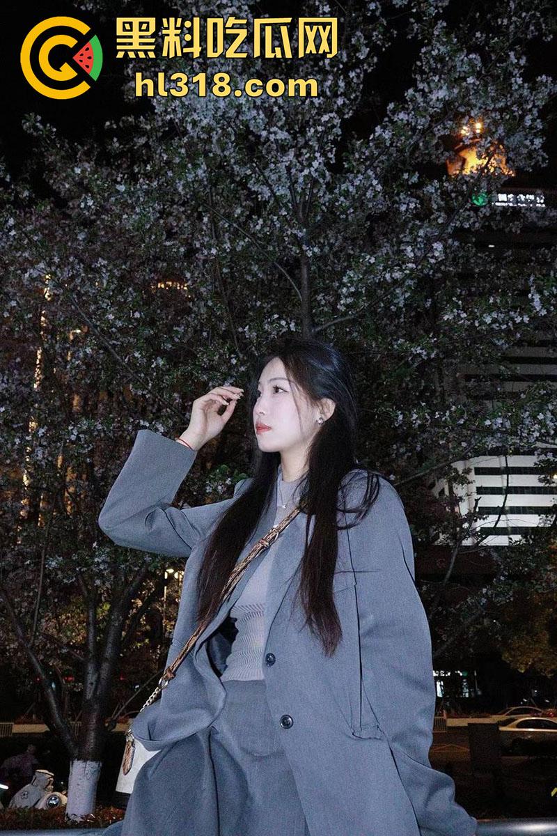 上海交通大学【李若菲】，极品身材大二学生妹，被金主爸爸包养，翘起美臀上位骑乘，性爱视频流出！