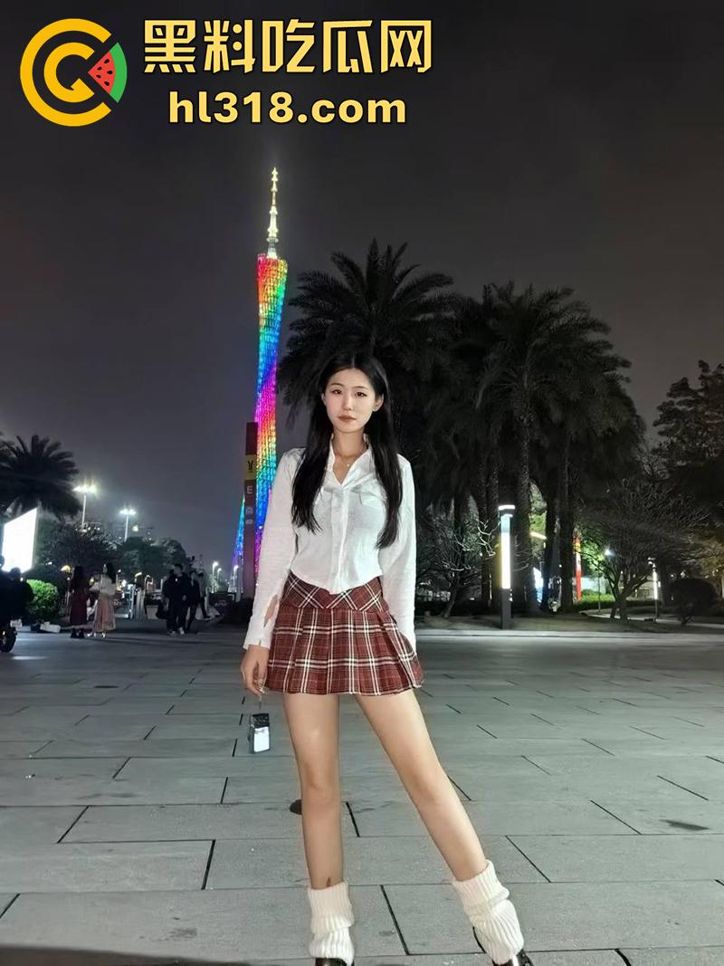 上海交通大学【李若菲】,极品身材大二学生妹,被金主爸爸包养,翘起美臀上位骑乘,性爱视频流出!