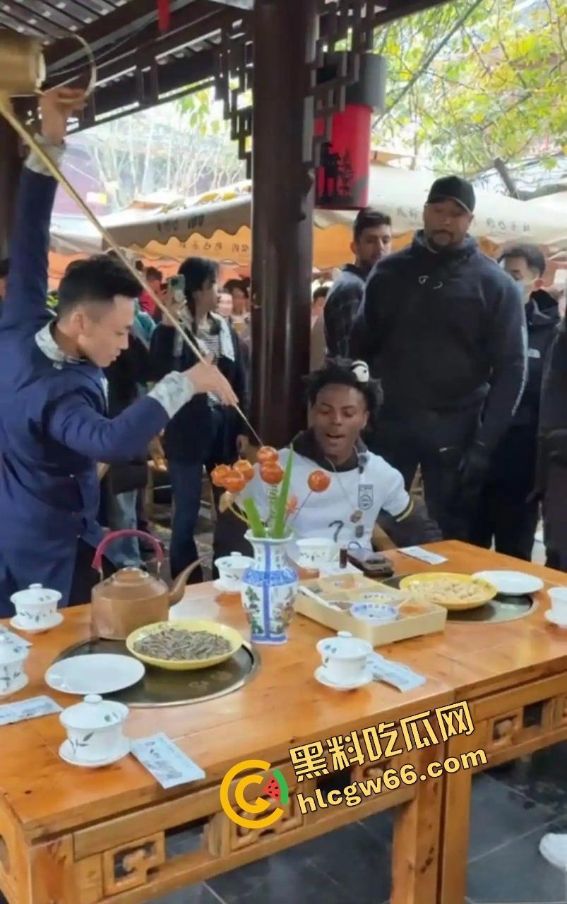 成都二次元cos骚女脑残犯贱,拉甲亢哥狂喷尼哥爱白妞,抽象下流嘴贱没底线,外网炸锅骂她婊子日本人!