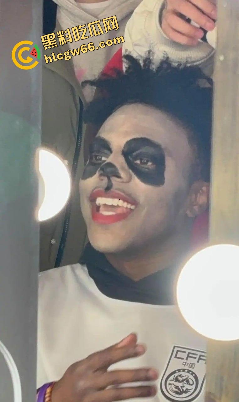 成都二次元cos骚女脑残犯贱,拉甲亢哥狂喷尼哥爱白妞,抽象下流嘴贱没底线,外网炸锅骂她婊子日本人!