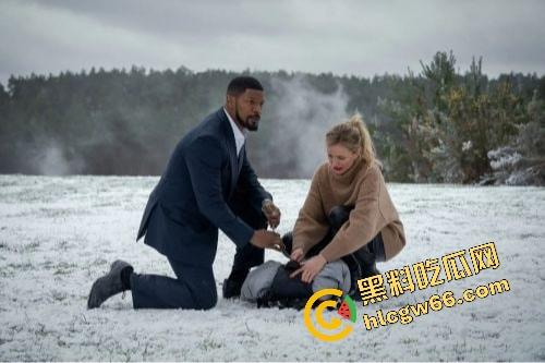 2025最新动作猛片《重返行动》震撼来袭!顶级特工夫妻重出江湖,一边打架一边撒狗粮,燃爆全场!