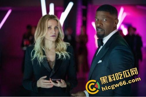 2025最新动作猛片《重返行动》震撼来袭!顶级特工夫妻重出江湖,一边打架一边撒狗粮,燃爆全场!